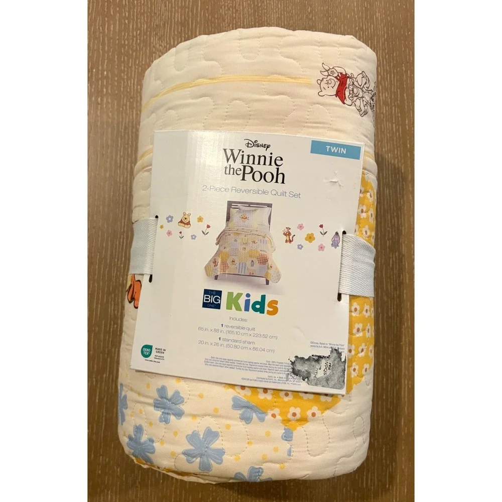2-Piece Disney Winnie The Pooh Reversible Twin Size Quilt Set